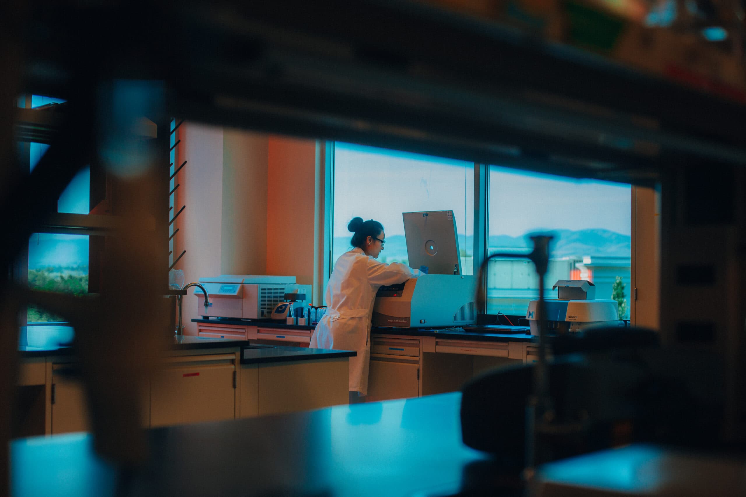 Roseman University student working in a lab
