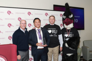 Dr. Shen with the Alumni Trailblazer Award