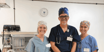 Roseman University's Dr. Brad Stelflug, CRNA, with DNPNA students Paige Holloway and Madeline Nauman